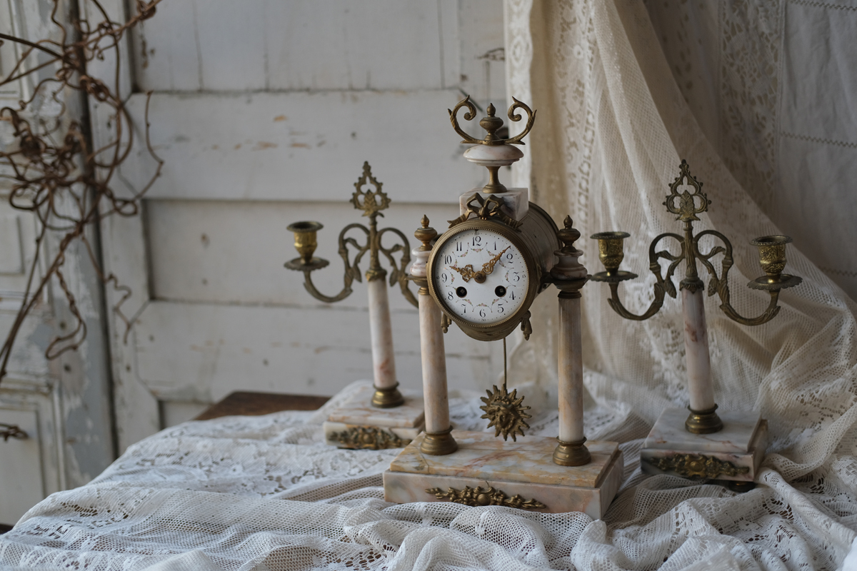 フランスアンティーク ルイ16世様式 マリアージュのマーブル置き時計と燭台のセット キャンドルスタンド 全国送料無料
