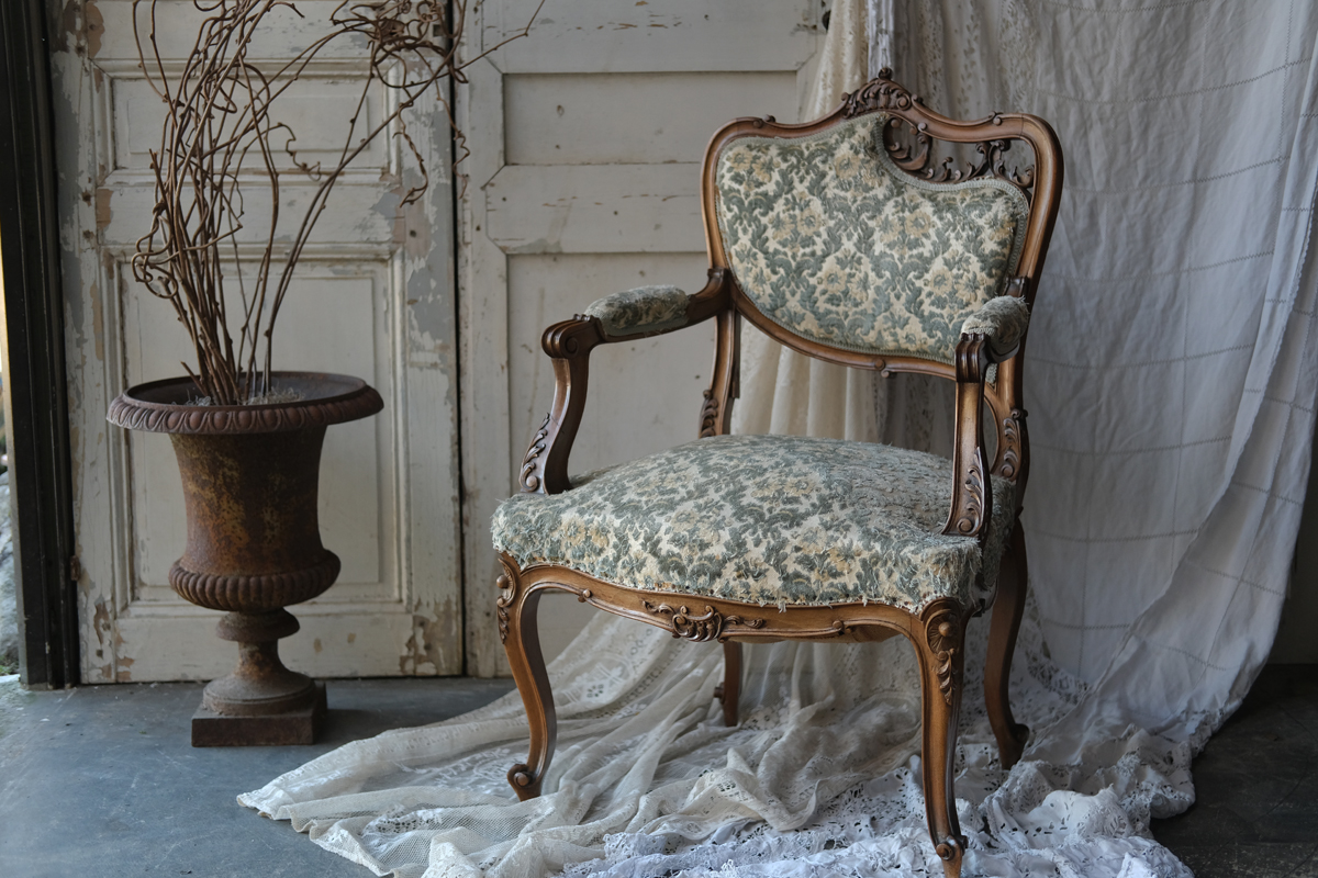 フランスアンティーク ルイ15世様式 透かし細工のサロンチェア 椅子 アンティークチェア 全国送料無料