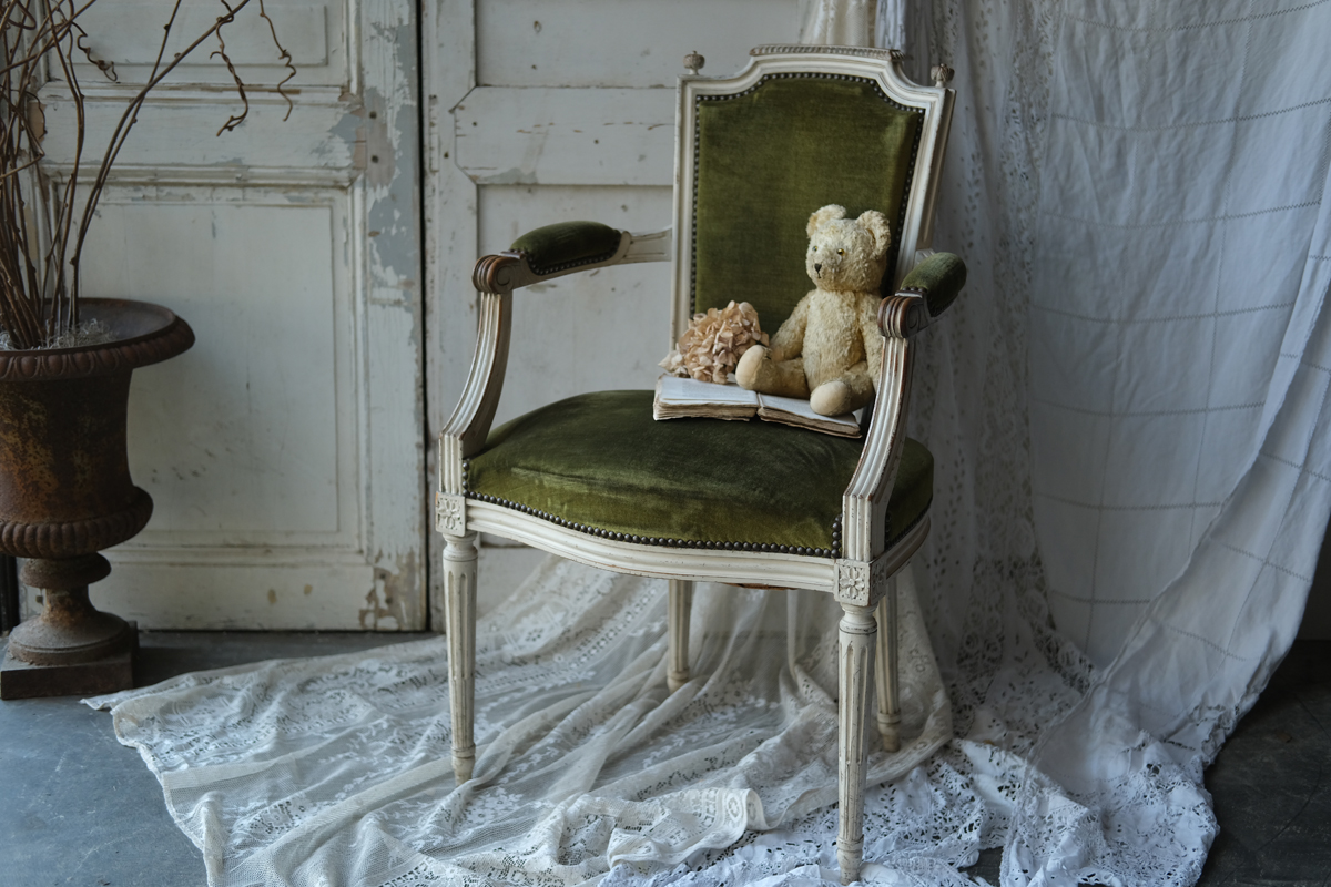 フランスアンティーク ルイ16世様式 アーム付きサロンチェア 椅子 全国送料無料