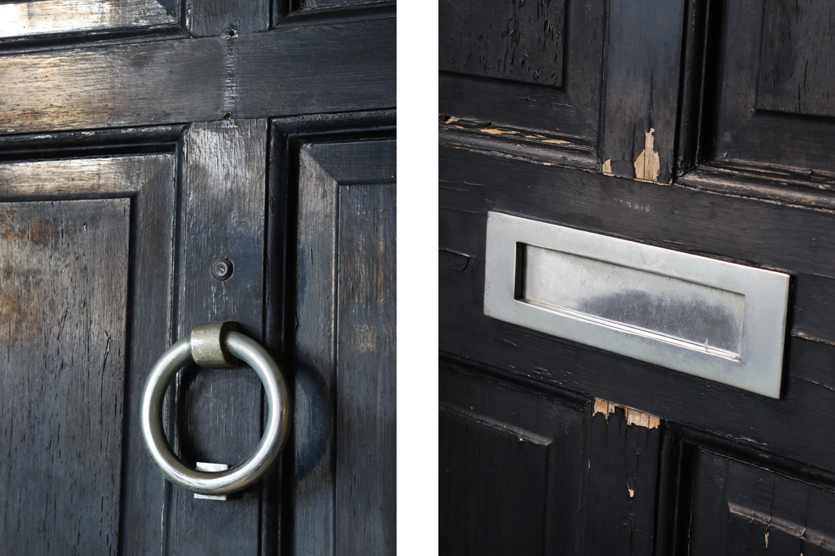 イギリスの古いドア ２色のペイントドア 全国送料無料