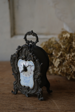 フランス Brocante ロカイユ装飾の置き時計