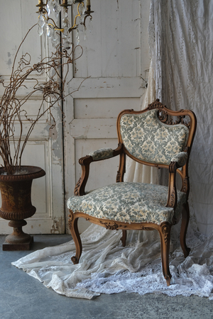 フランス アンティーク ルイ15世様式 透かし細工のサロンチェア 椅子