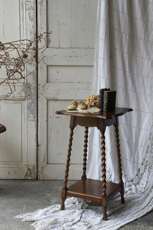 英国アンティークスタイル オーク材 サイドテーブル 花台 飾り台