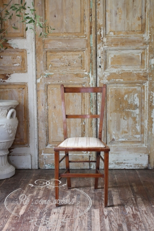 イギリスの古い 座面がファブリックの キッチンチェア 椅子