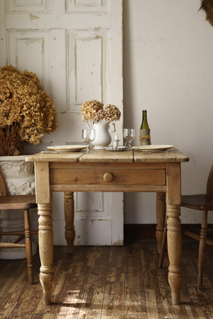 英国アンティーク 豊かな風合いの ドロワー付き オールドパインのテーブル 机