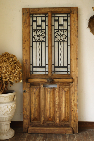 フランスアンティーク 剥離された アイアン装飾の入ったドア 建具