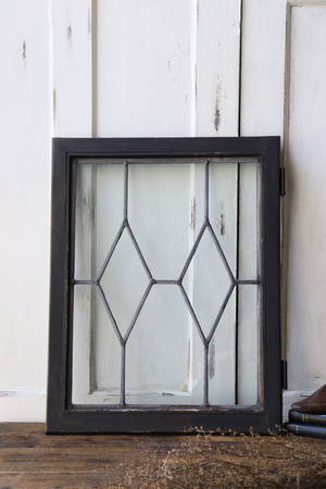 イギリスの古い 透明のステンドグラス ガラス窓